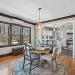 Sky Apt In Majestic Mpls Duplex